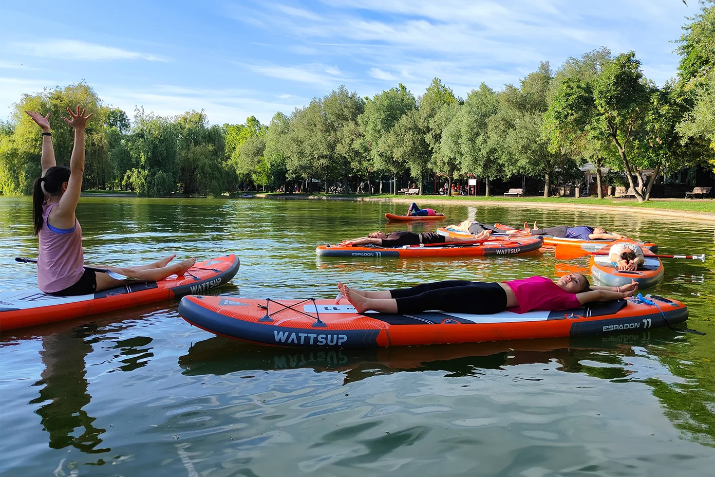 Yoga pe Stand up paddle