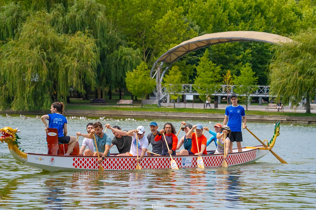 Team building în dragon boat